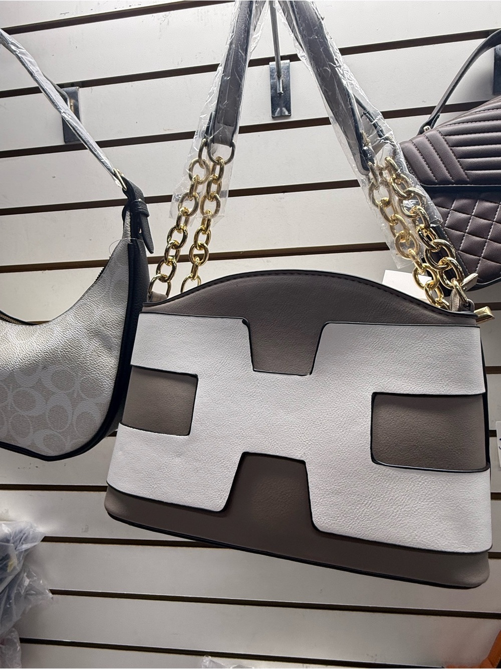 Stylish Two-Tone Taupe and White Shoulder Bag with Gold Chain